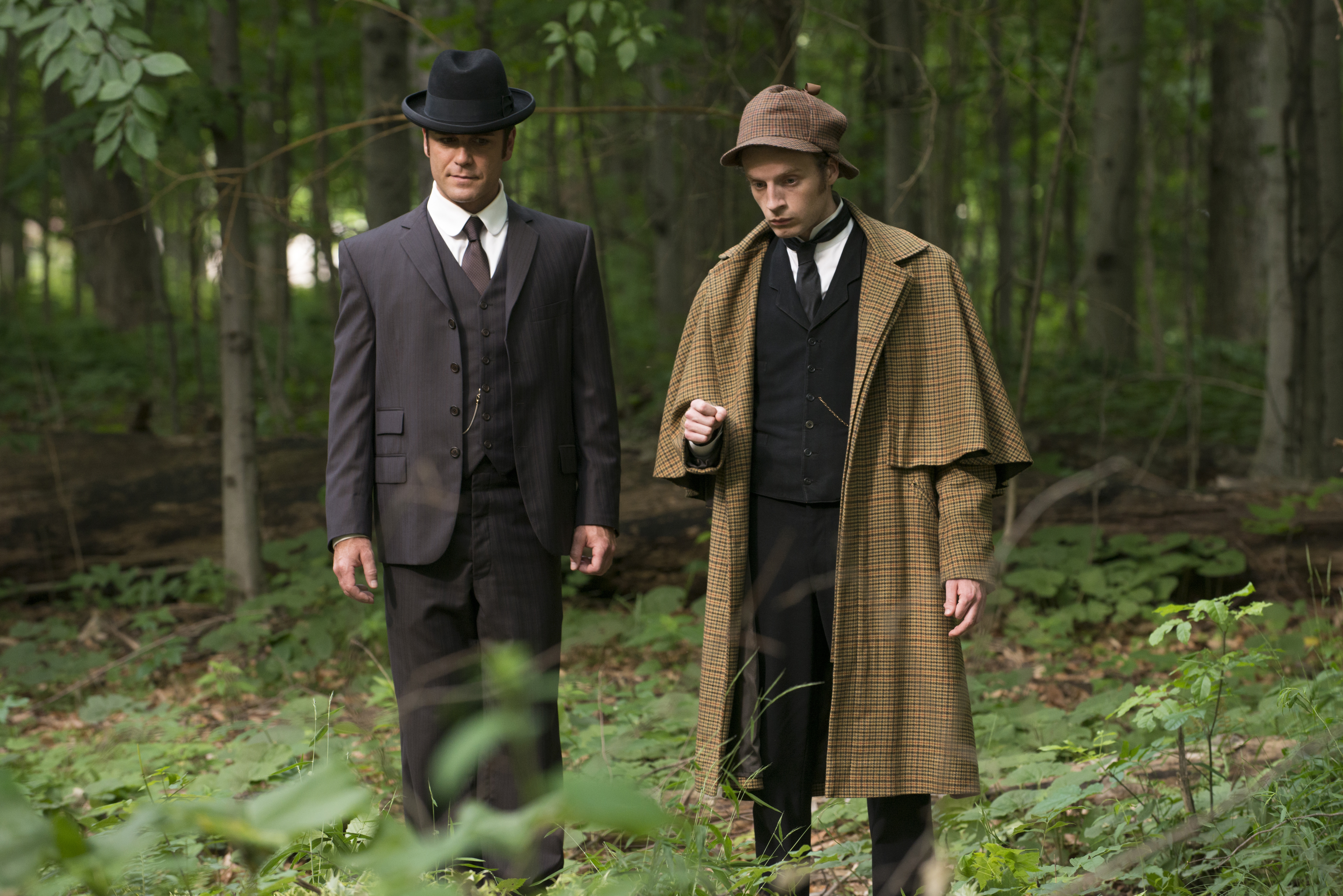 Detective Murdoch and Sherlock Holmes